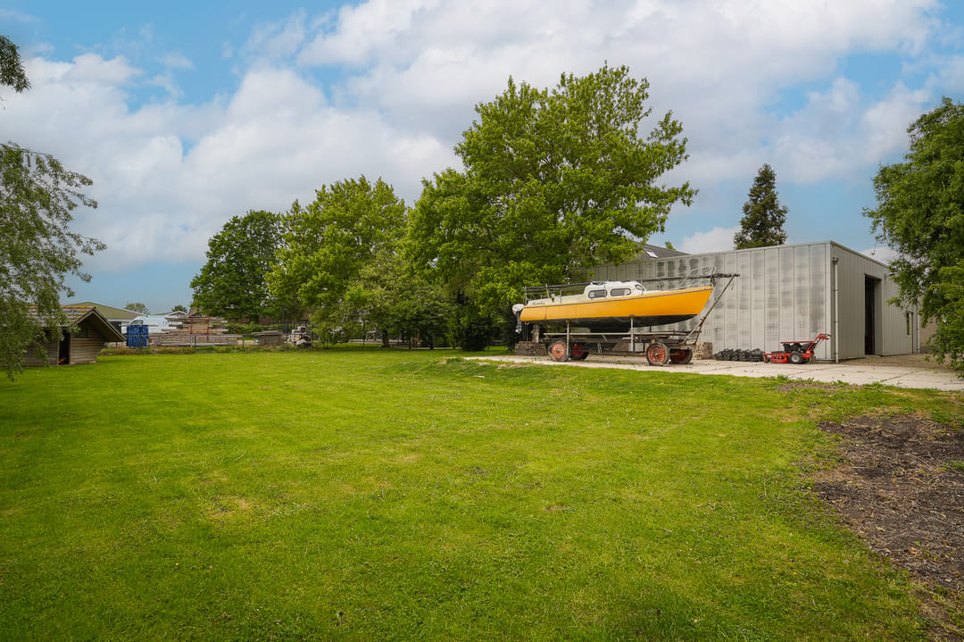 Live-Work Property with Generous Plot in Kerkdriel — 77