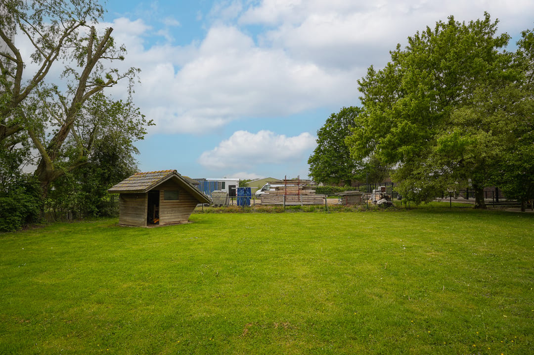 Live-Work Property with Generous Plot in Kerkdriel — 76