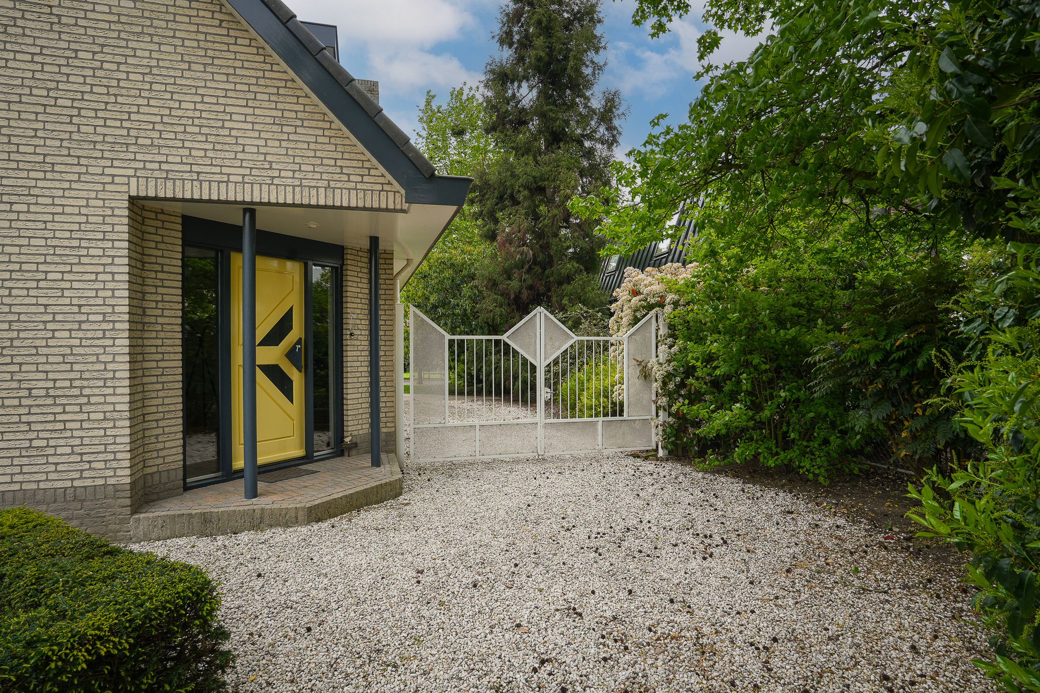 Live-Work Property with Generous Plot in Kerkdriel — 84