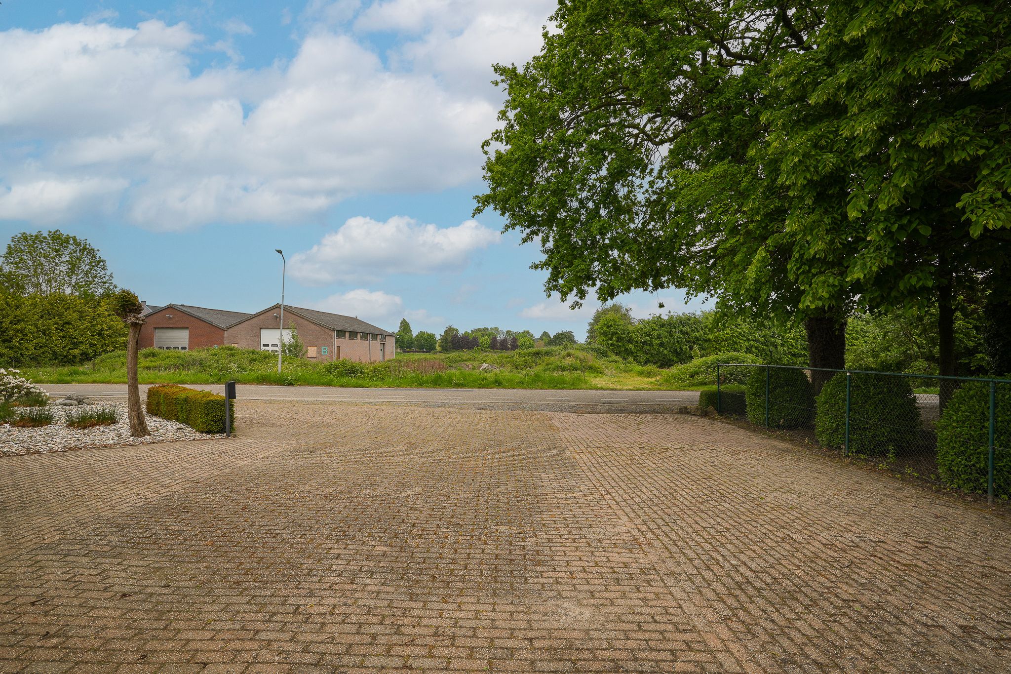 Live-Work Property with Generous Plot in Kerkdriel — 81