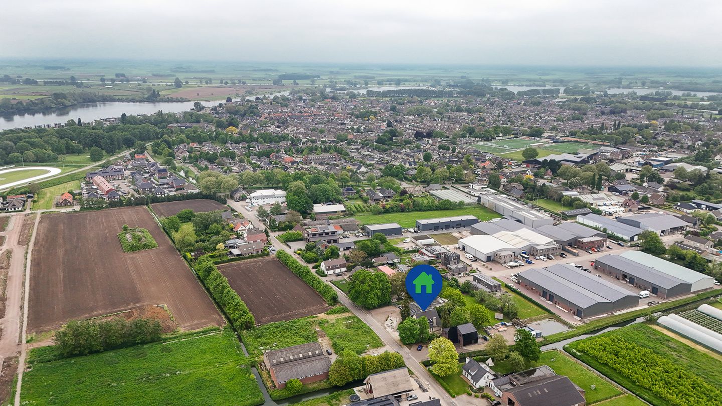Live-Work Property with Generous Plot in Kerkdriel — 89