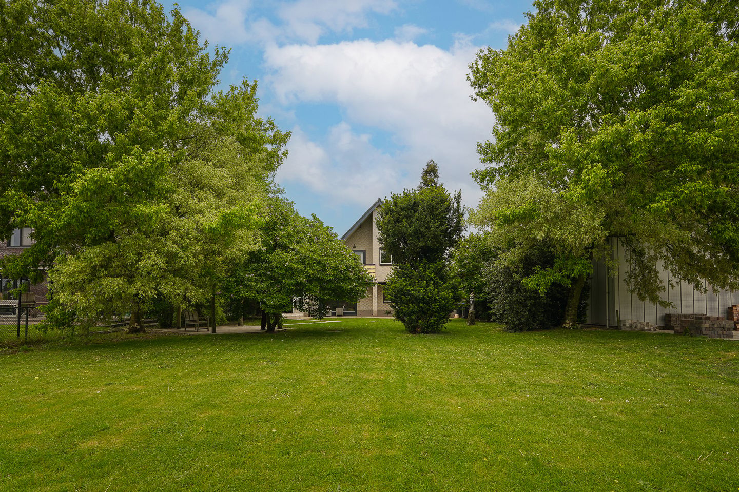 Live-Work Property with Generous Plot in Kerkdriel — 74