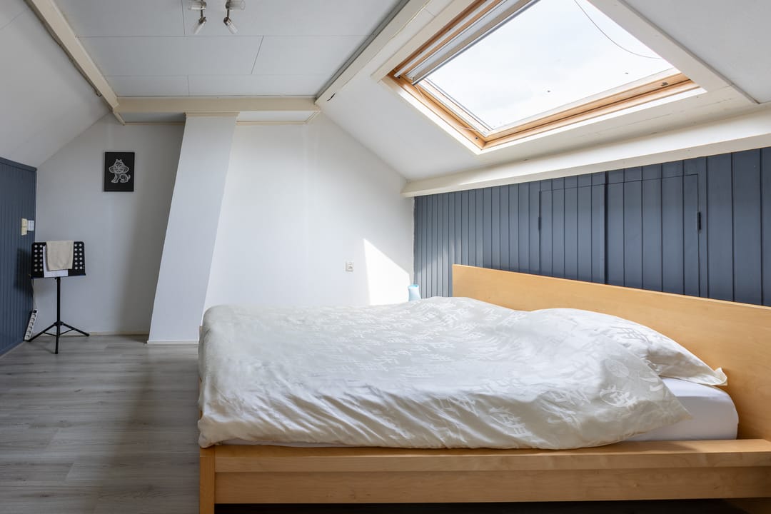 Spacious corner home with garage and solar panels in quiet Meilust neighborhood — 28