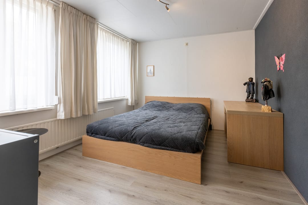 Spacious corner home with garage and solar panels in quiet Meilust neighborhood — 17