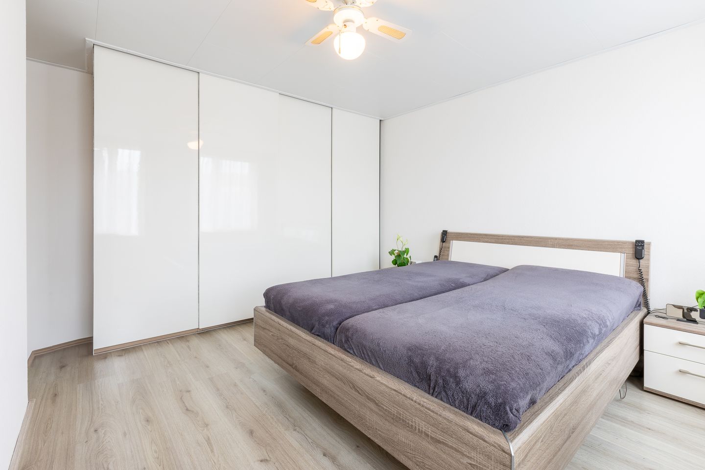 Spacious corner home with garage and solar panels in quiet Meilust neighborhood — 20