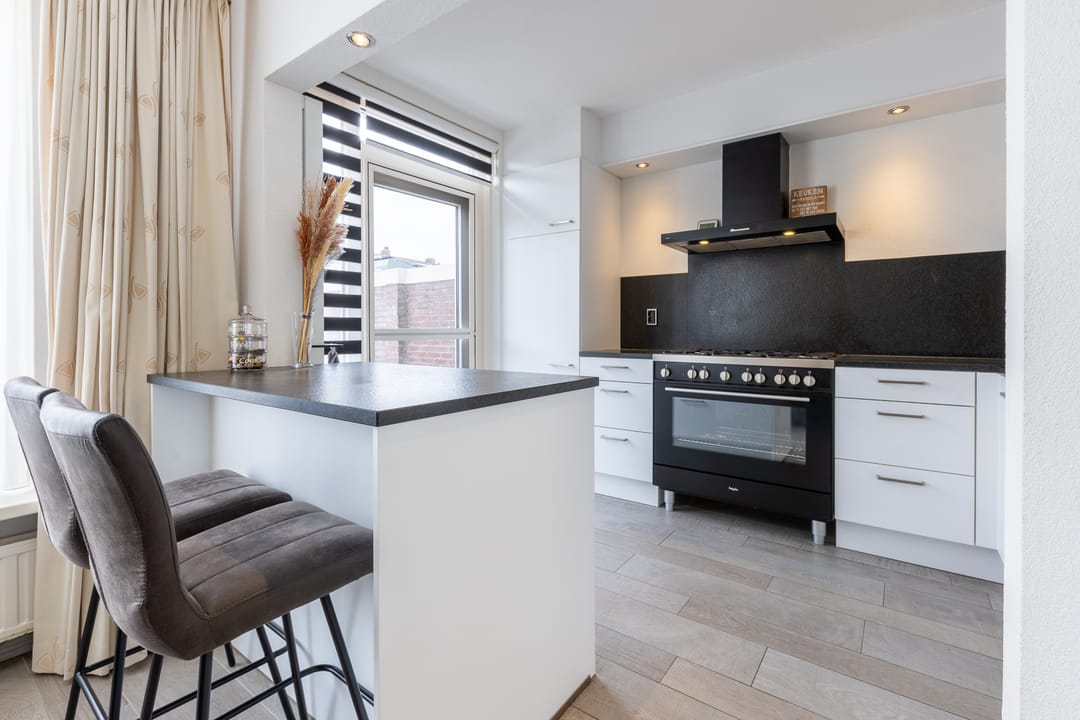 Spacious corner home with garage and solar panels in quiet Meilust neighborhood — 13