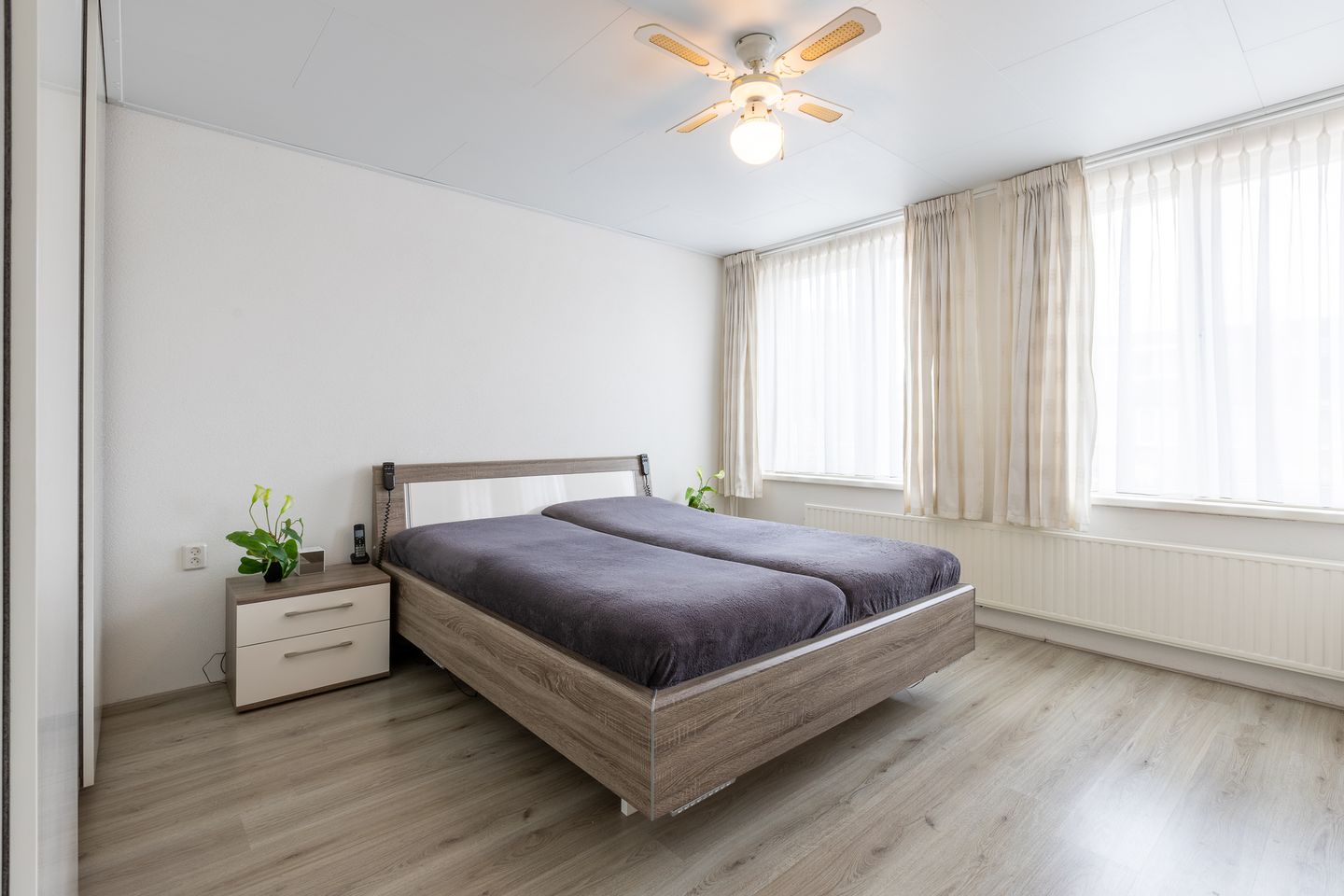 Spacious corner home with garage and solar panels in quiet Meilust neighborhood — 19