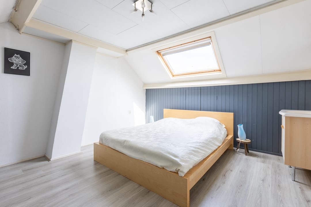 Spacious corner home with garage and solar panels in quiet Meilust neighborhood — 26
