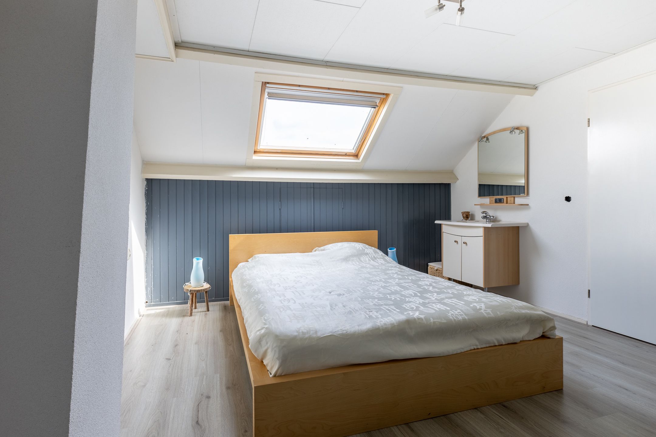 Spacious corner home with garage and solar panels in quiet Meilust neighborhood — 27