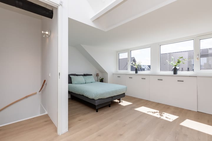 Tussenwoning te koop: Nobellaan 184, Almere