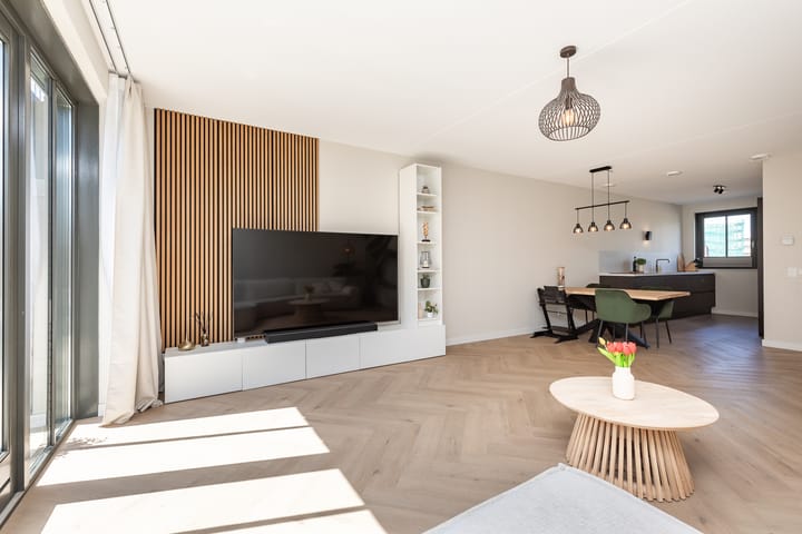 Tussenwoning te koop: Nobellaan 184, Almere