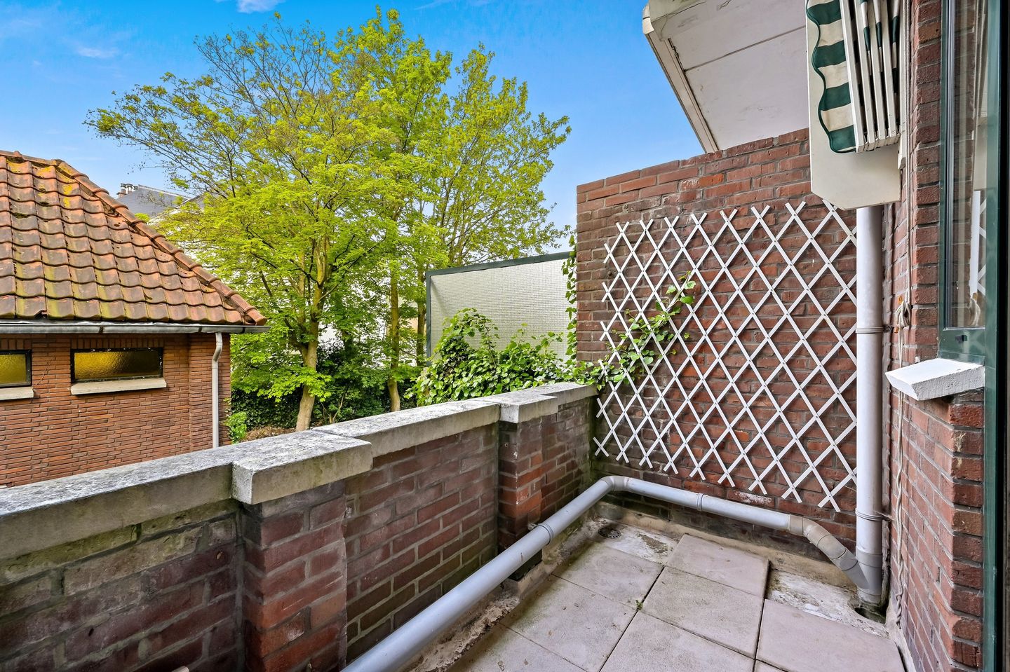 Spacious Corner House with Garden and Garage in Prestigious Van Stolkpark — 35