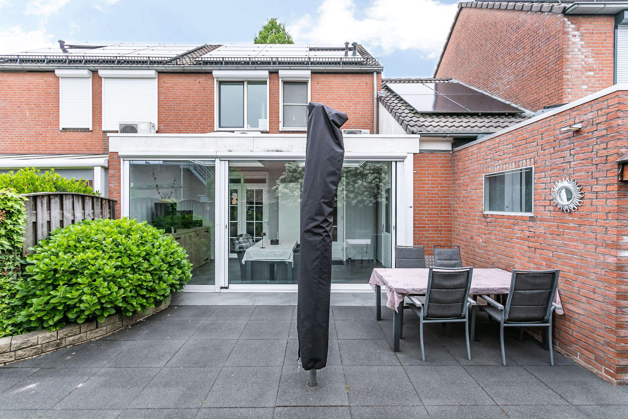 Move-in Ready Energy Efficient Semi-Detached Home with Garage and Winter Garden — 24