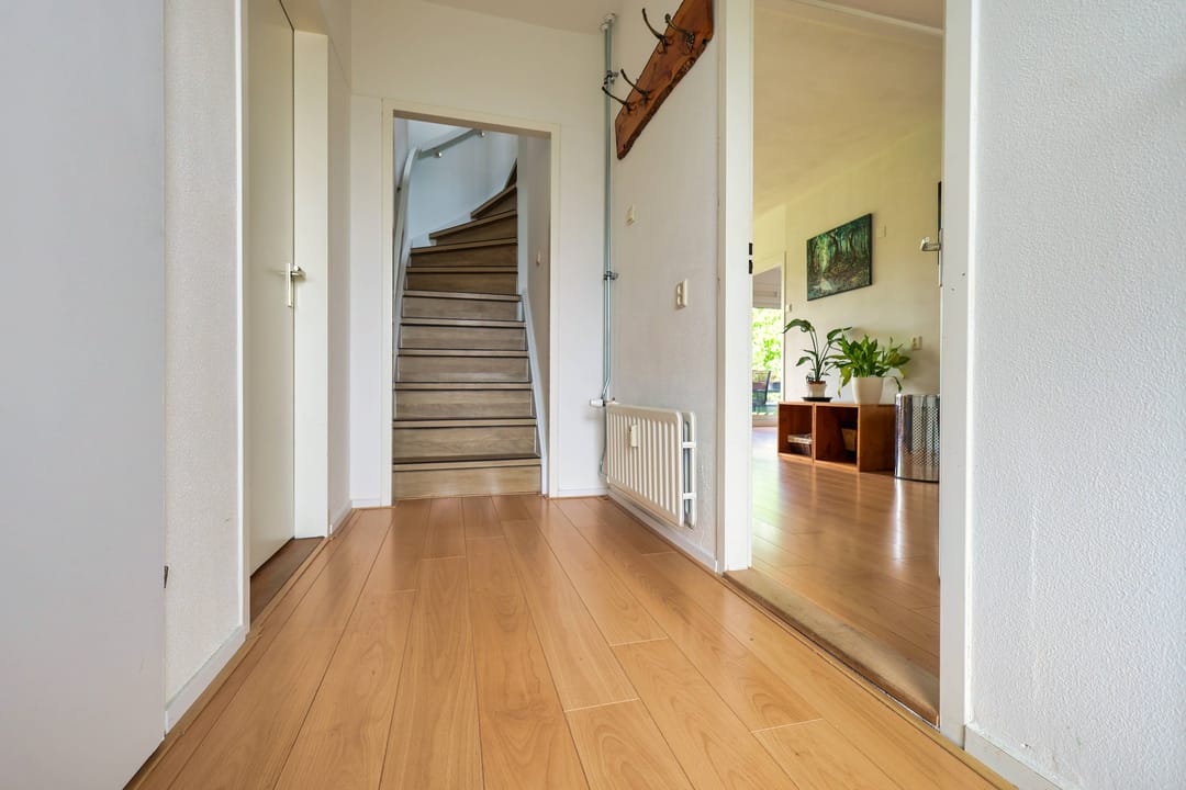 Sunlit maisonette with southwest balcony near Bergen center — 17
