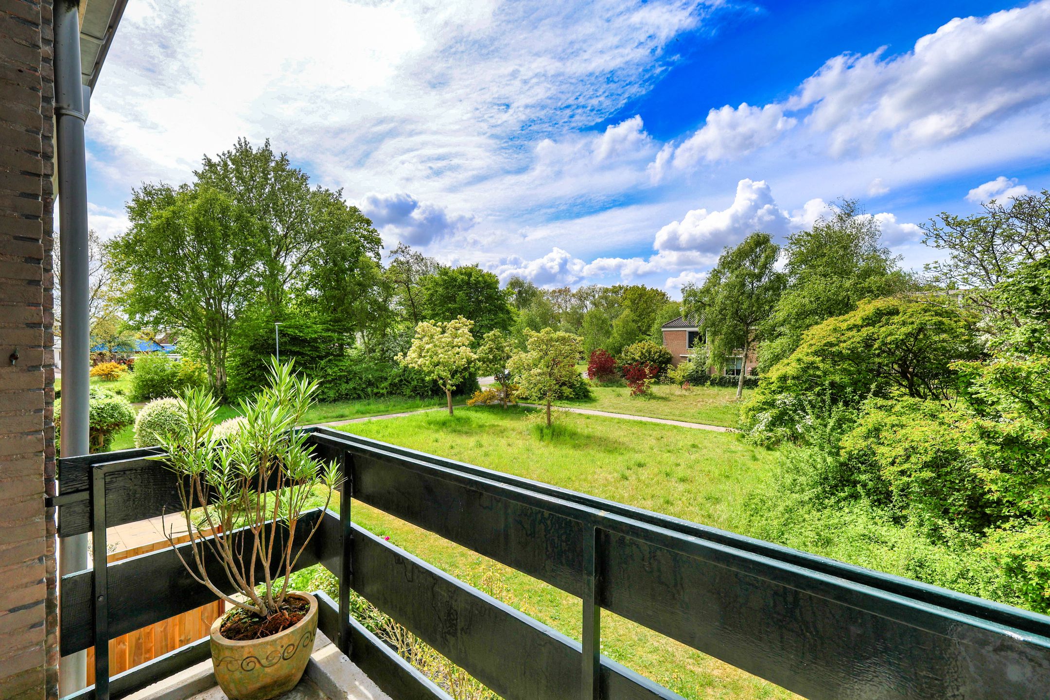 Sunlit maisonette with southwest balcony near Bergen center — 12