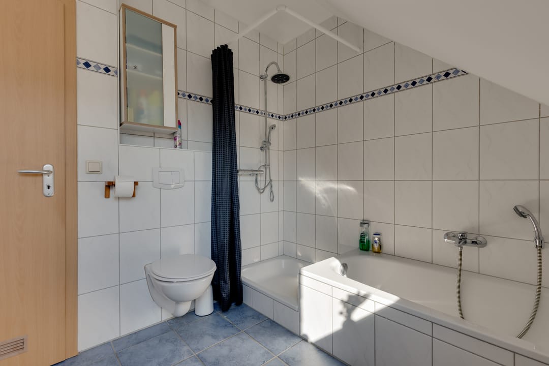 Well-maintained semi-detached house with sunny southwest-facing garden in Emmerich am Rhein — 28