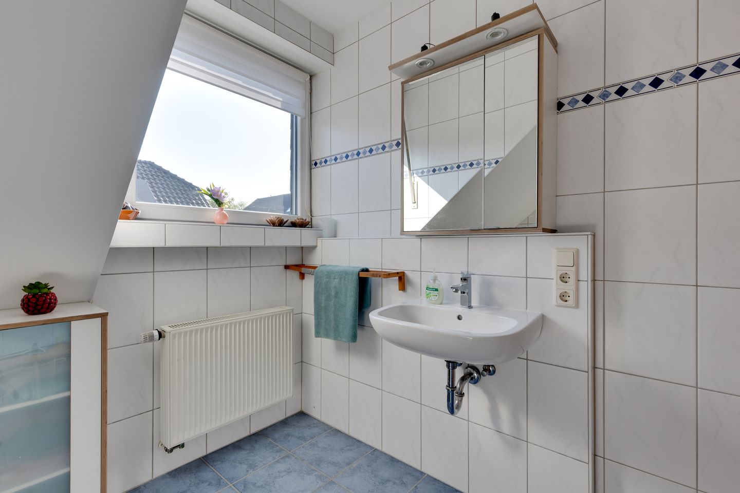 Well-maintained semi-detached house with sunny southwest-facing garden in Emmerich am Rhein — 29