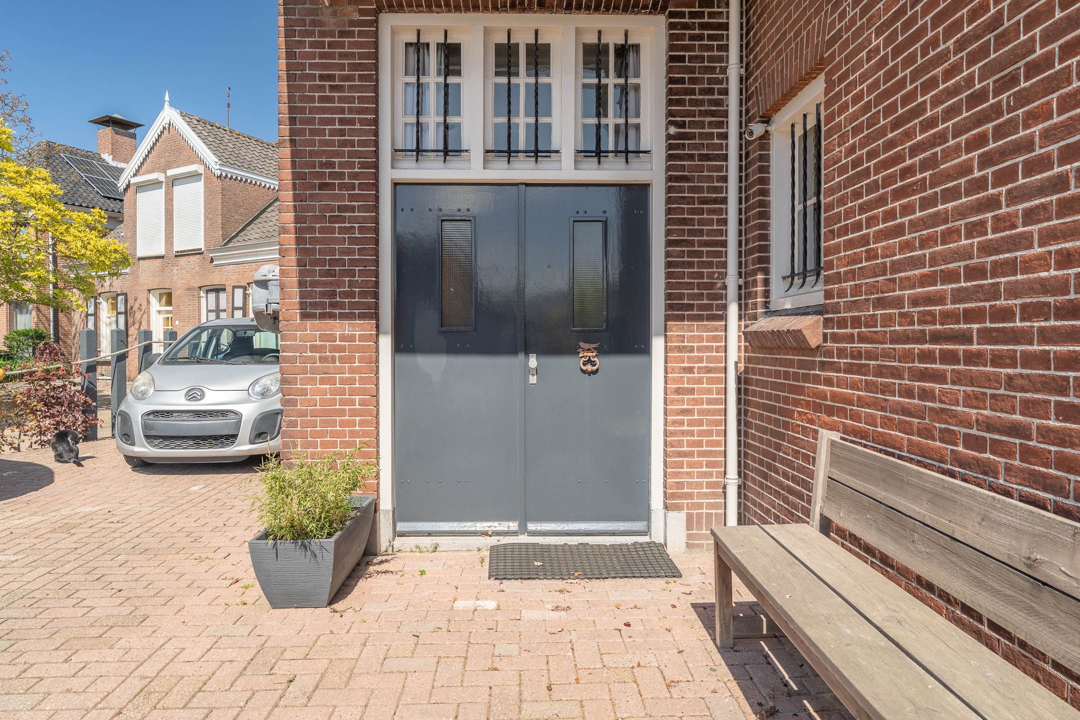 Photo 27 of Damstraat 19