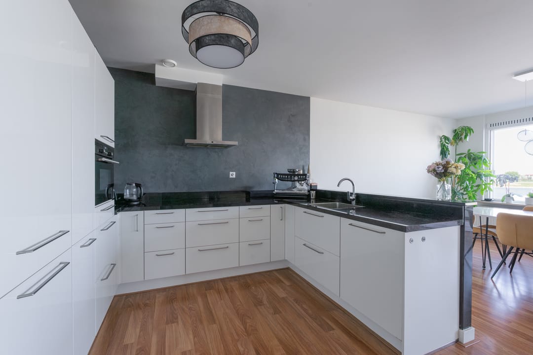 Panoramic River View Apartment in Nijmegen's Historic Centre — 11