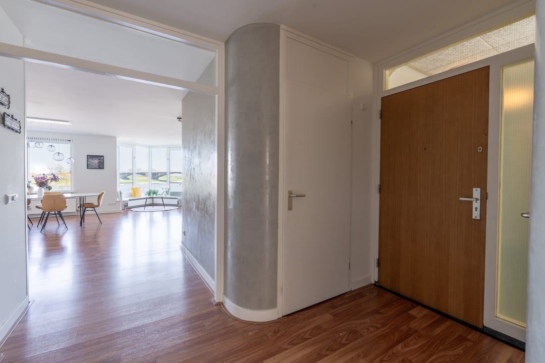 Panoramic River View Apartment in Nijmegen's Historic Centre — 13
