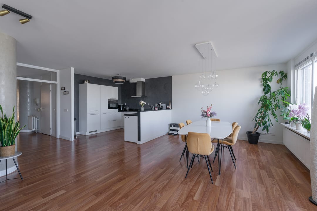 Panoramic River View Apartment in Nijmegen's Historic Centre — 8