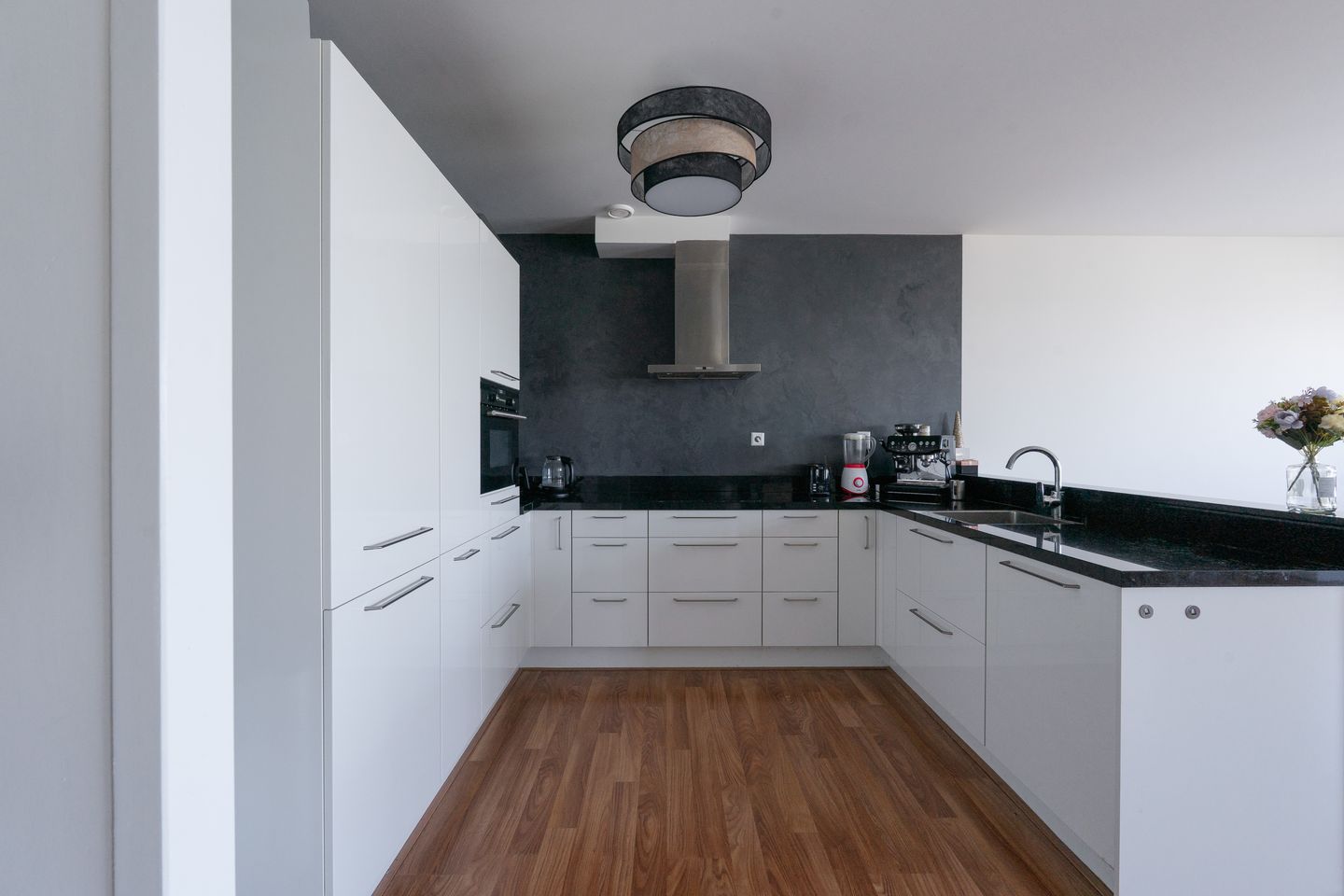 Panoramic River View Apartment in Nijmegen's Historic Centre — 10