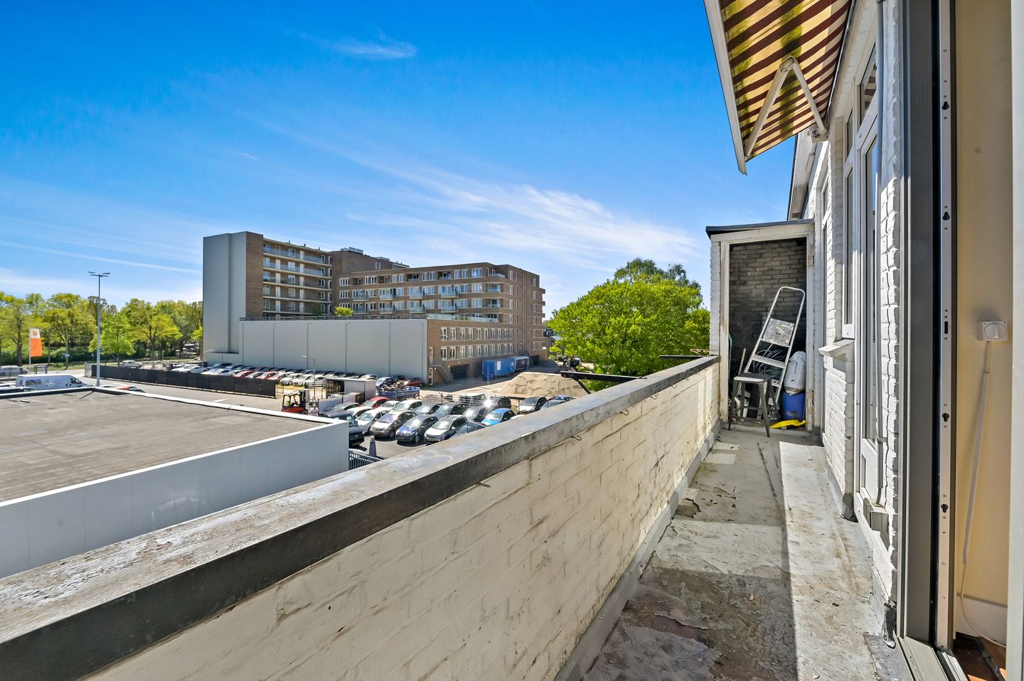 Spacious Top-Floor Apartment with Sunny South-Facing Balcony in The Hague — 14
