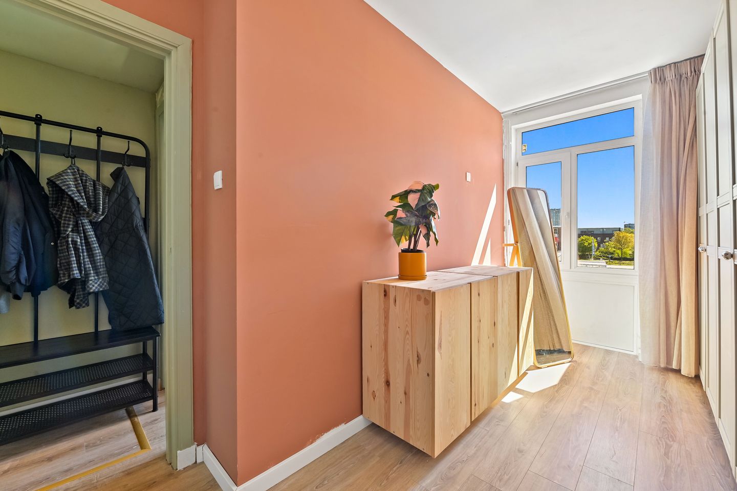 Spacious Top-Floor Apartment with Sunny South-Facing Balcony in The Hague — 25