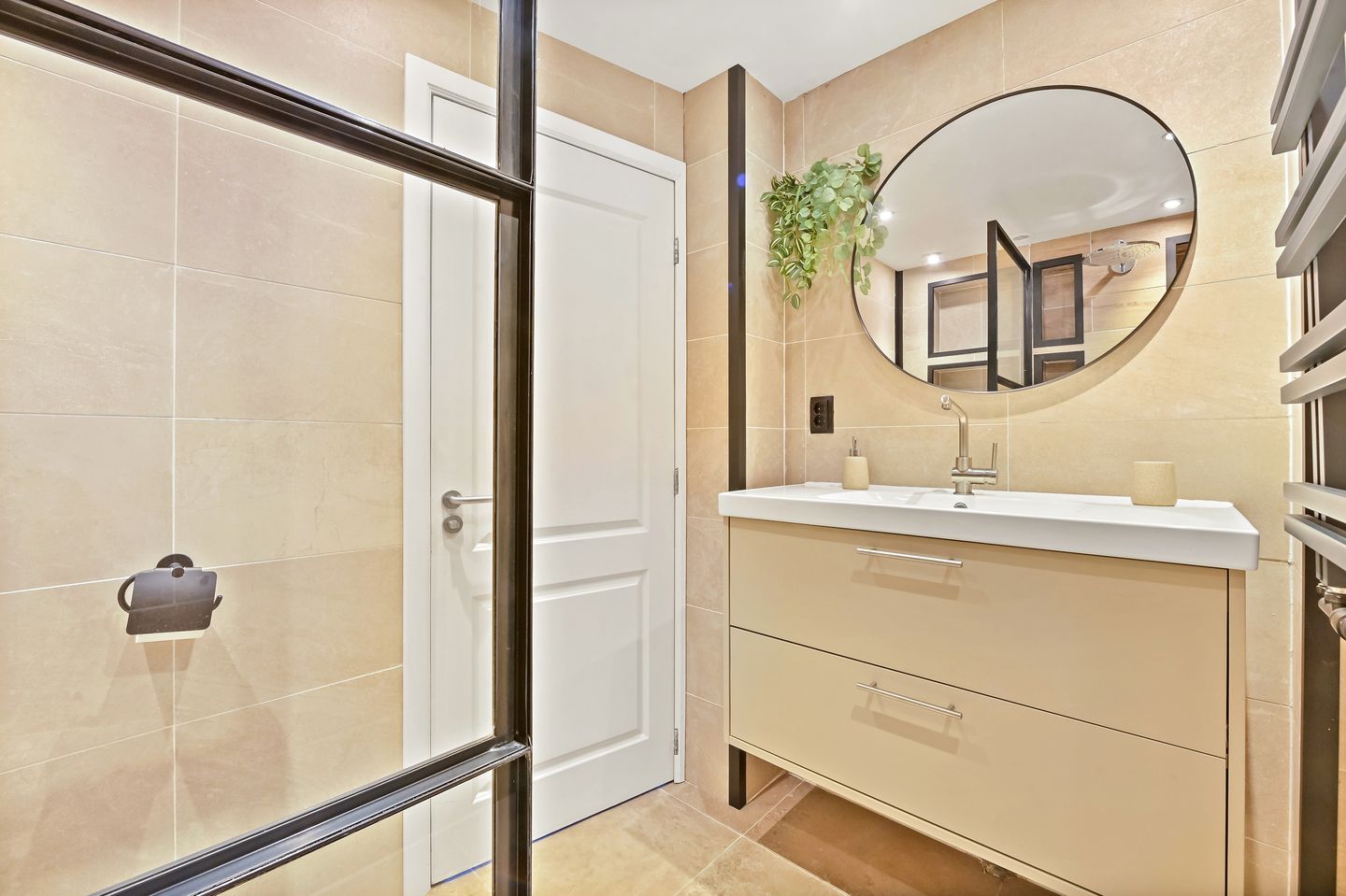 Spacious Top-Floor Apartment with Sunny South-Facing Balcony in The Hague — 20
