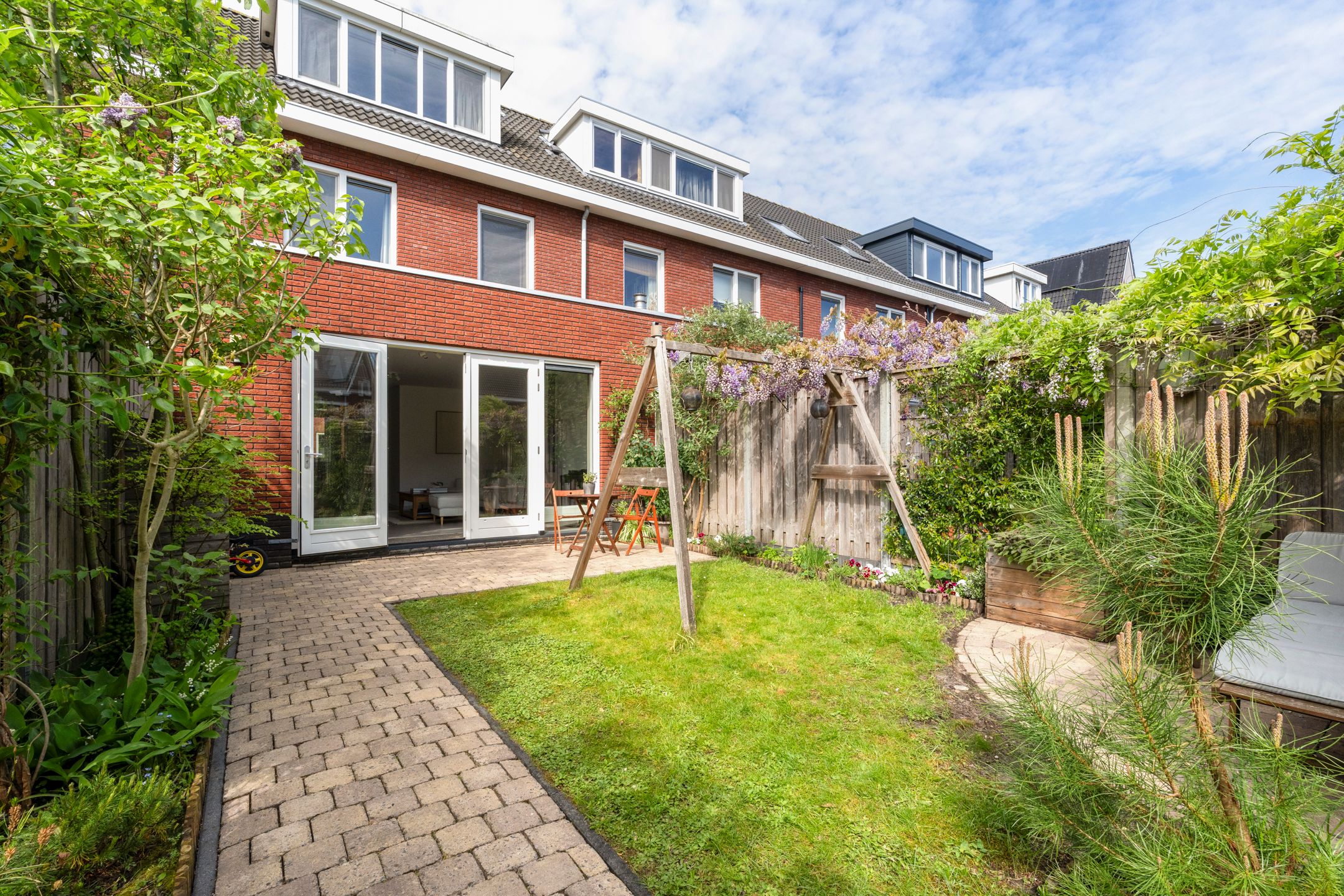 Photo 9 of Jan van Beverenstraat 12
