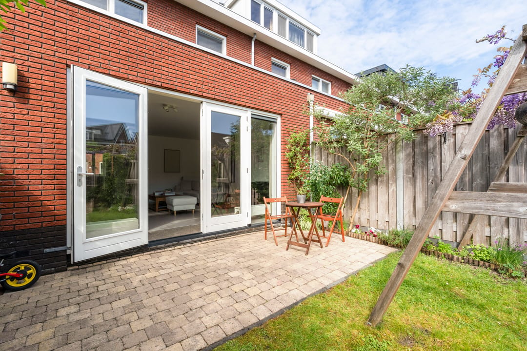 Photo 11 of Jan van Beverenstraat 12