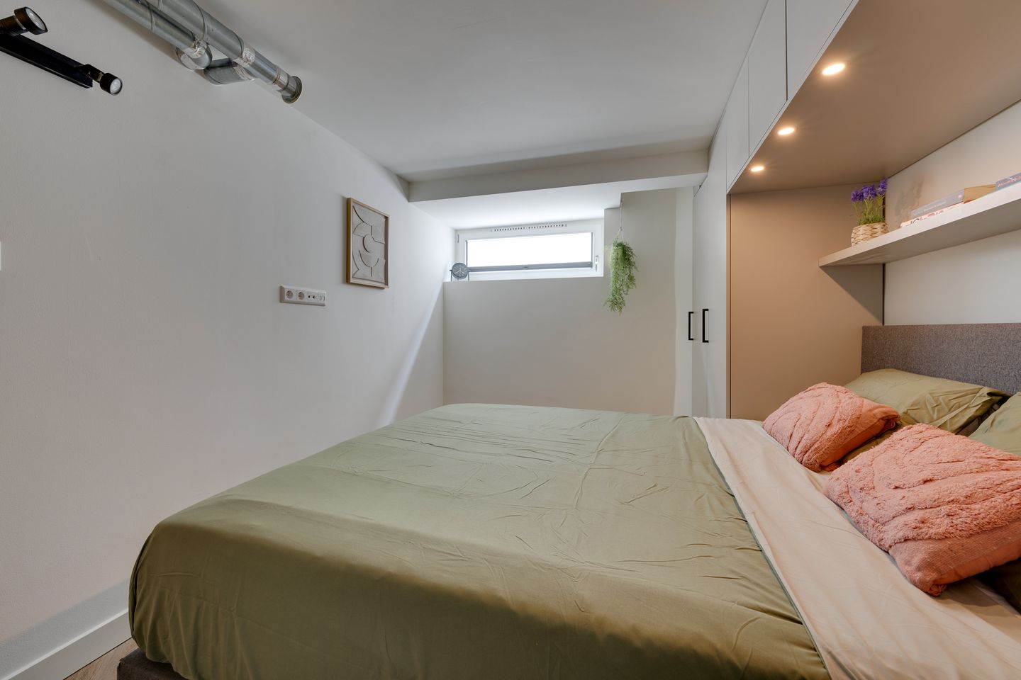 Fully renovated ground-floor apartment with two bedrooms in popular Landlust — 20