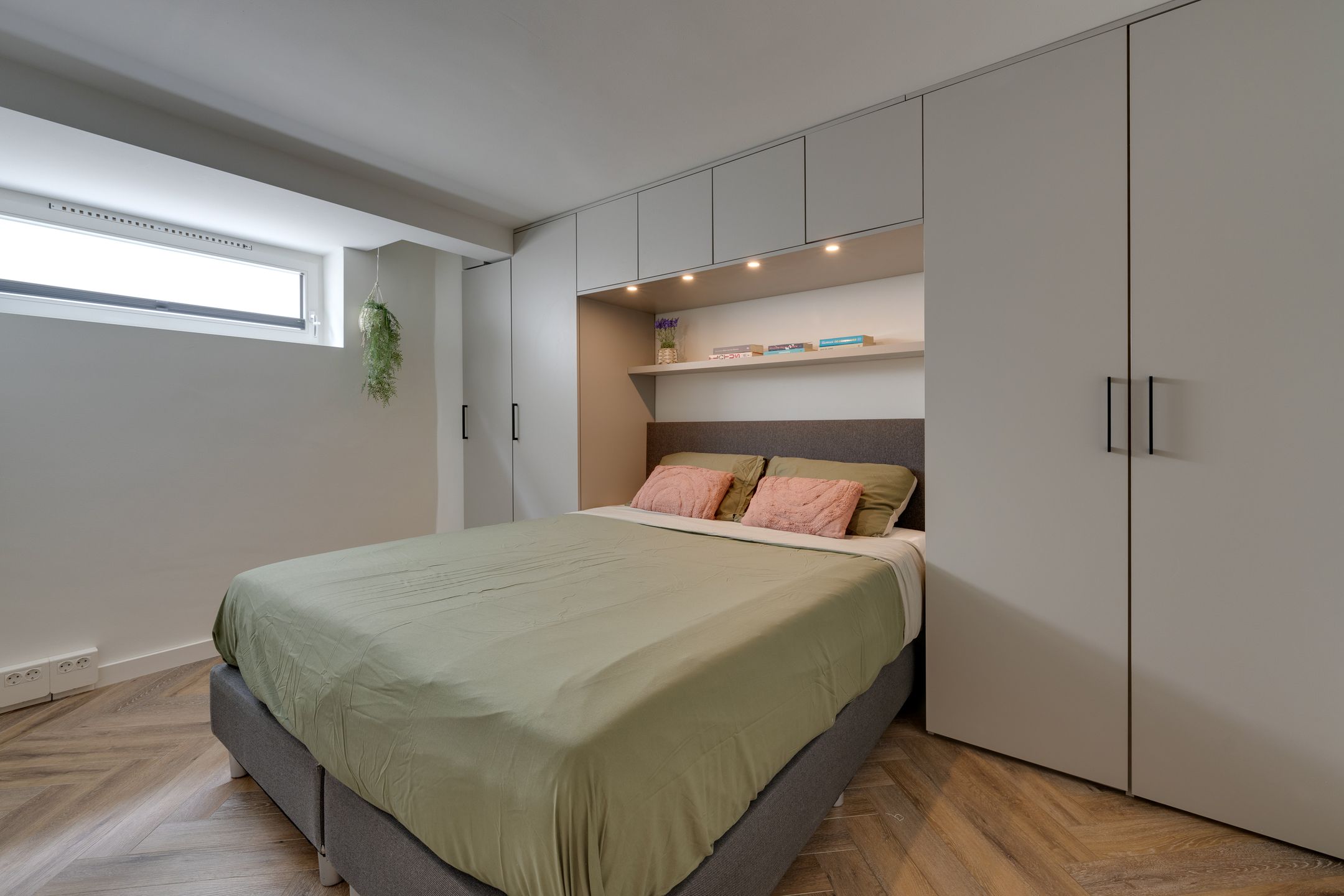 Fully renovated ground-floor apartment with two bedrooms in popular Landlust — 18