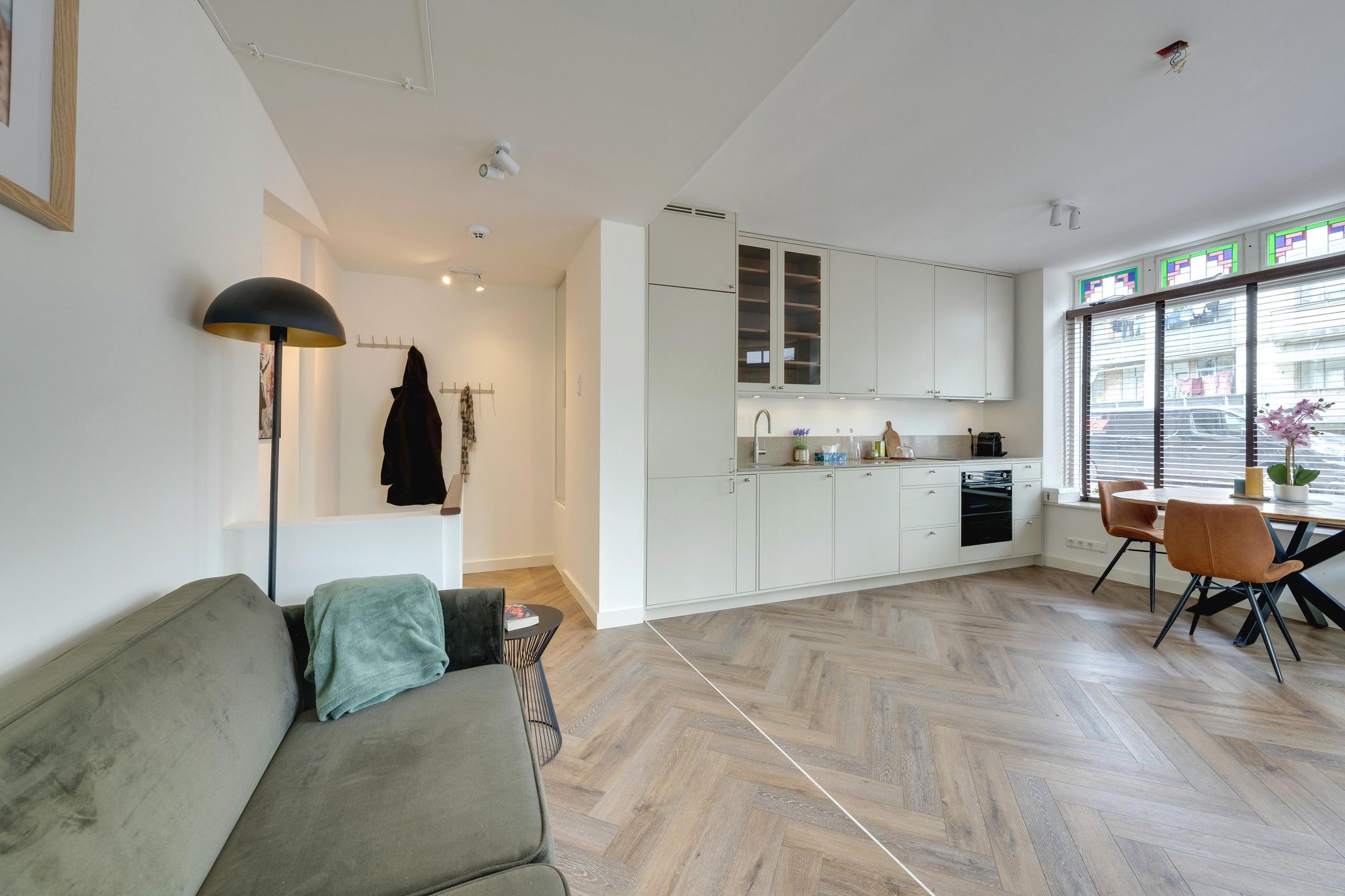 Fully renovated ground-floor apartment with two bedrooms in popular Landlust — 15