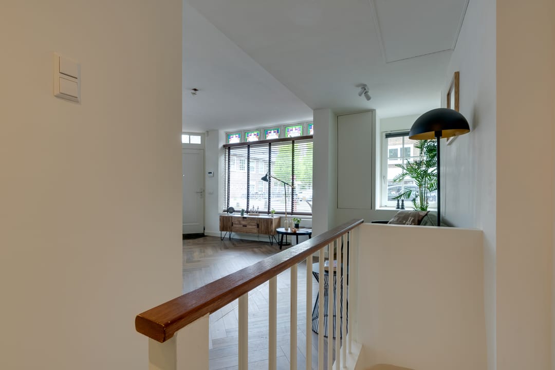 Fully renovated ground-floor apartment with two bedrooms in popular Landlust — 17