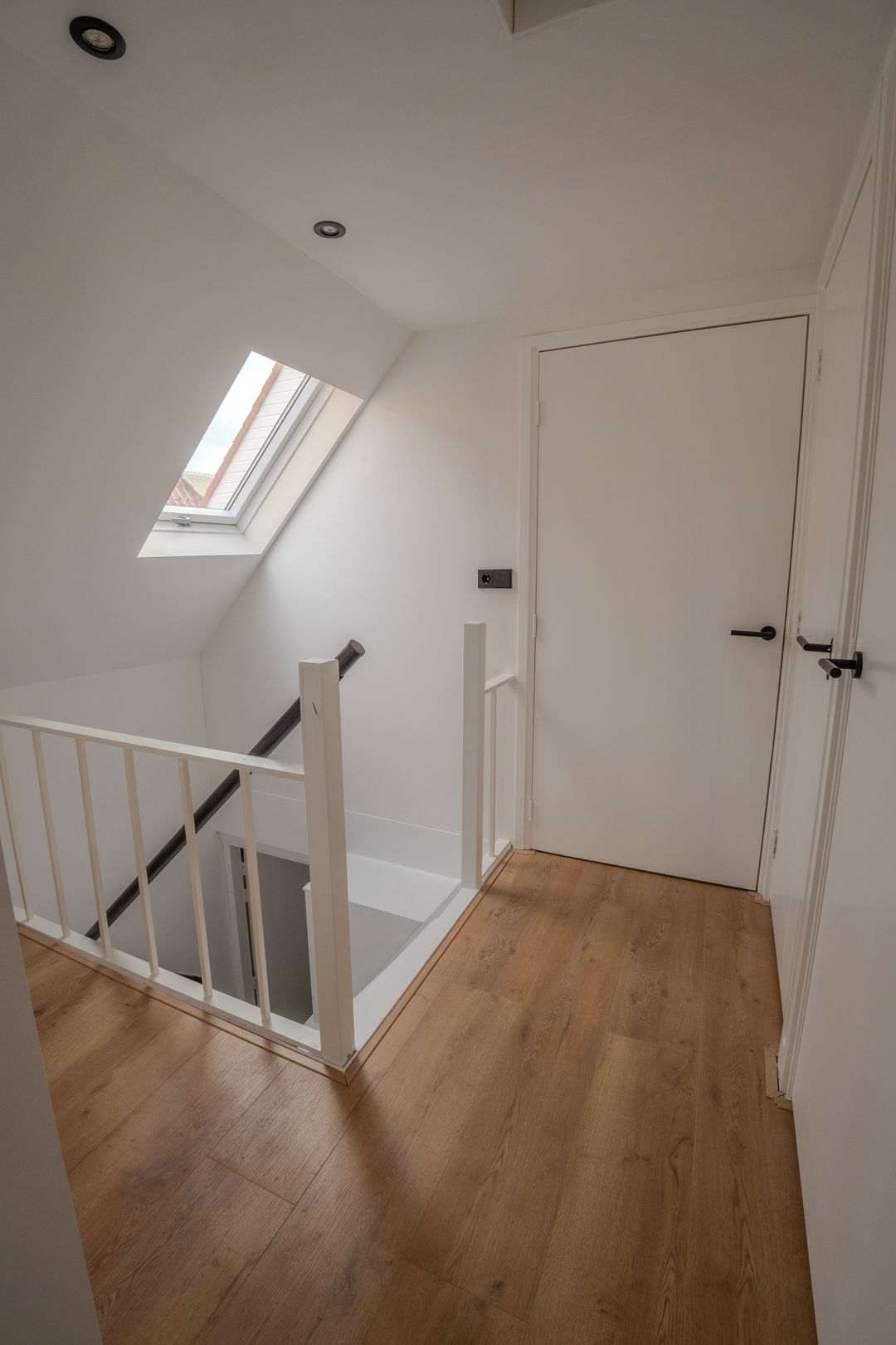 Photo 7 of Ostendestraat 6-B