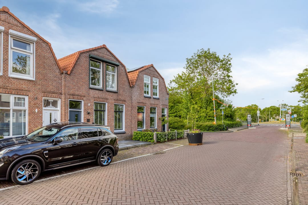 Completely Renovated Terraced House with Sunny South-Facing Garden in Historic Zierikzee — 32