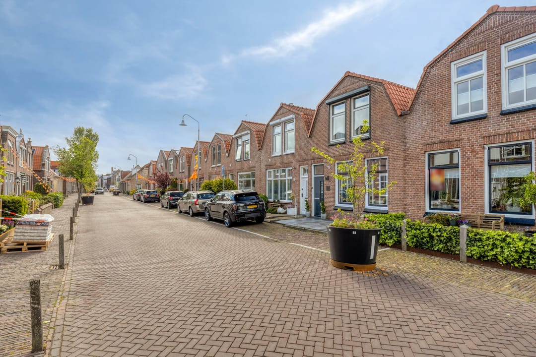 Completely Renovated Terraced House with Sunny South-Facing Garden in Historic Zierikzee — 31