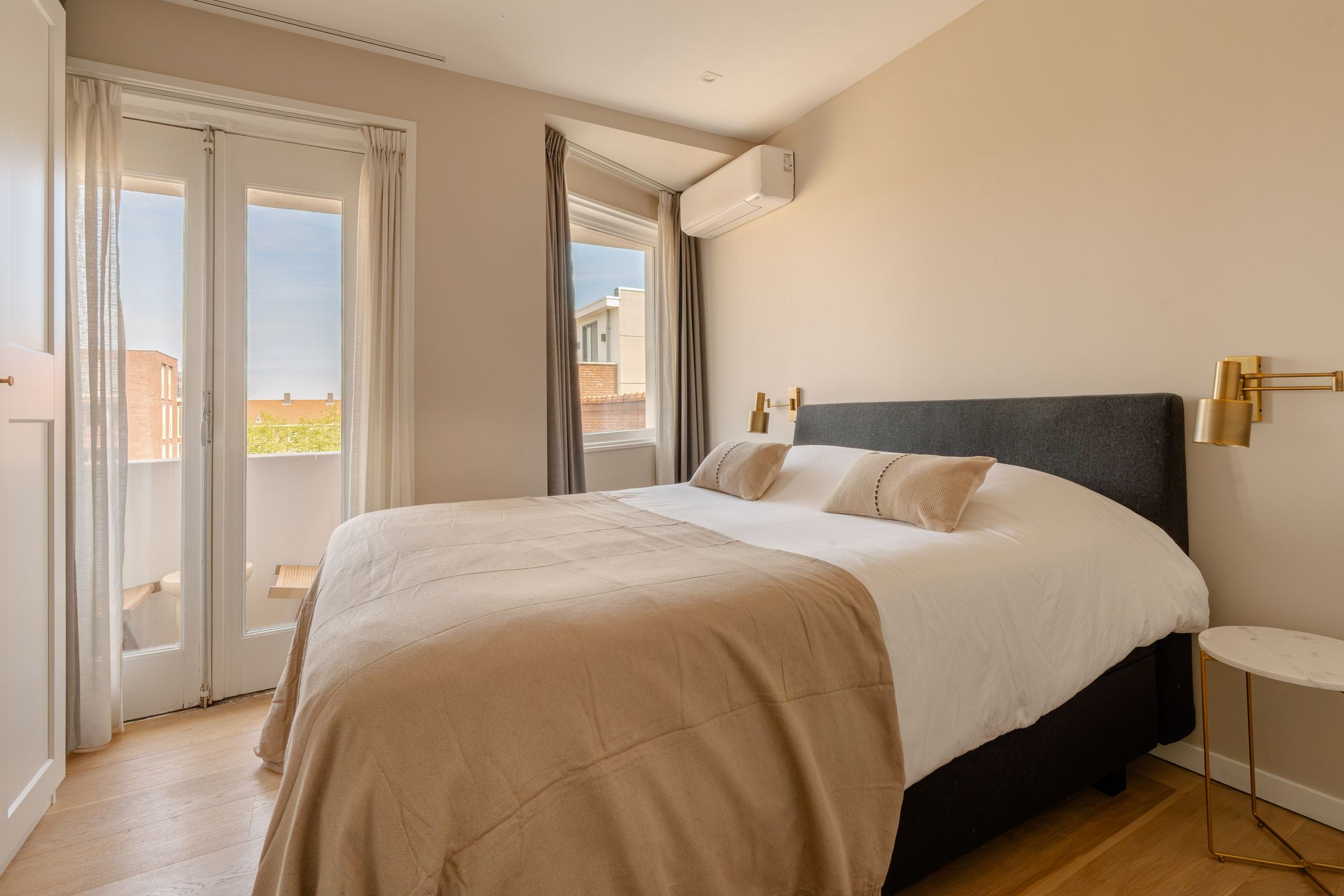 Stylish and bright 4-room apartment with balcony in De Baarsjes, Amsterdam — 24