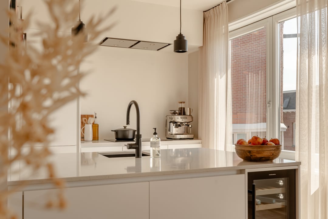 Stylish and bright 4-room apartment with balcony in De Baarsjes, Amsterdam — 13