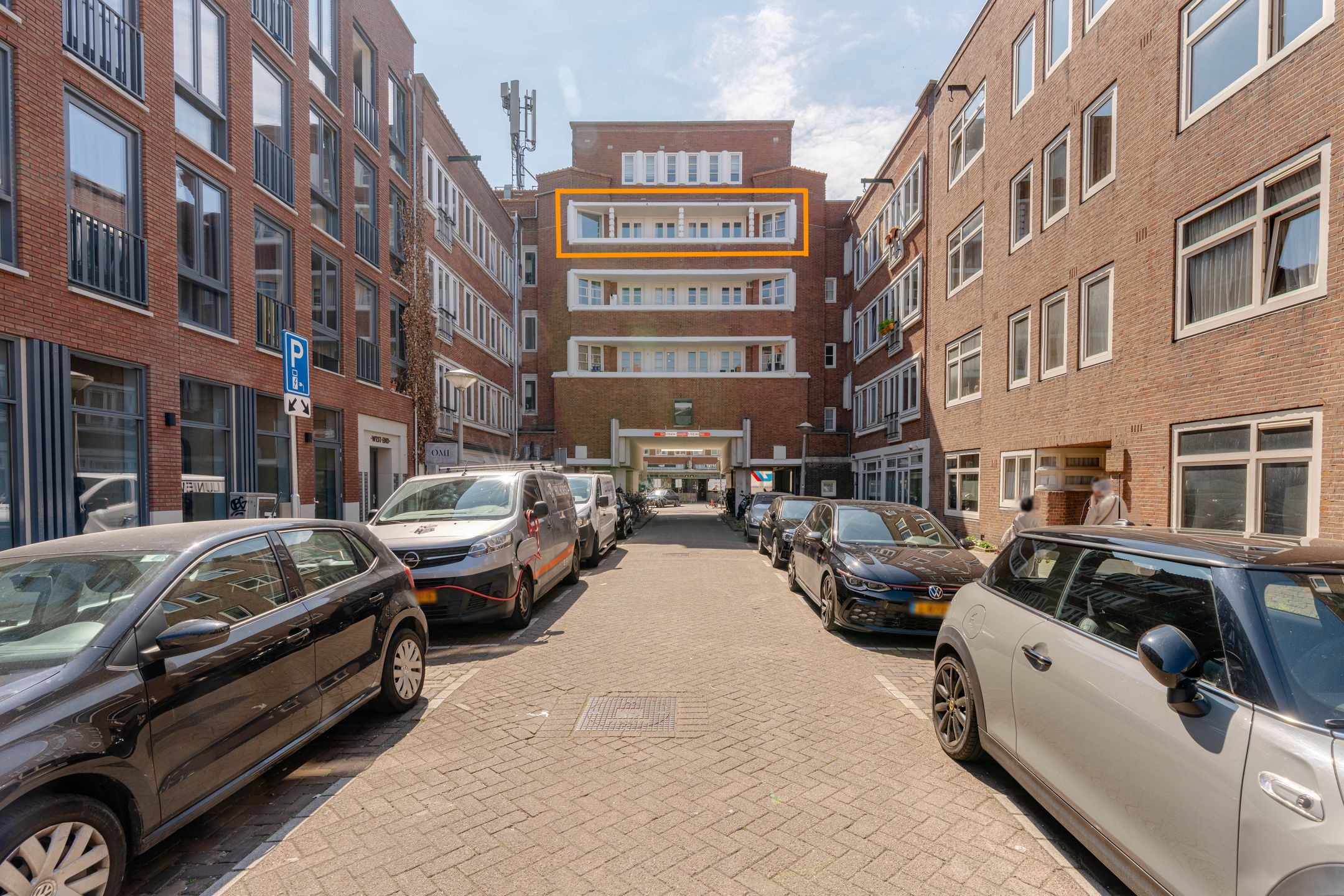 Stylish and bright 4-room apartment with balcony in De Baarsjes, Amsterdam — 39