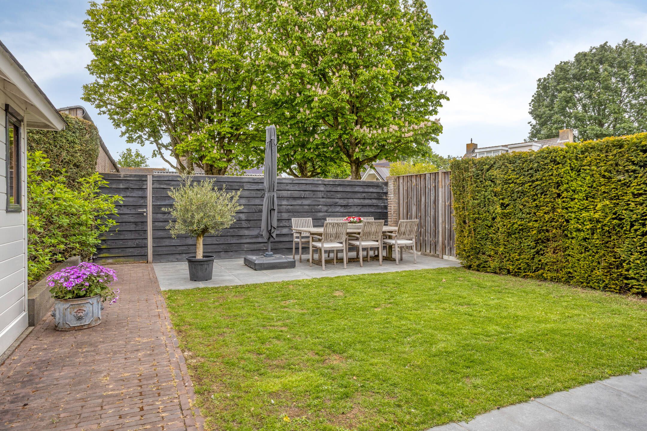 Spacious Family Home with Extension, Garage and Four Bedrooms in Haaren — 27