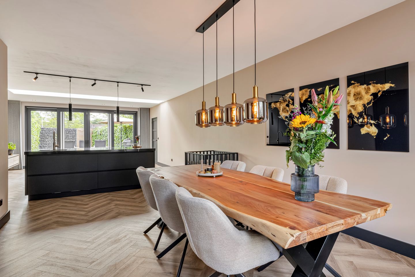 Turn-Key Terraced House with Four Bedrooms, Luxury Kitchen, and Sunny Garden in Family-Friendly Tilburg — 14