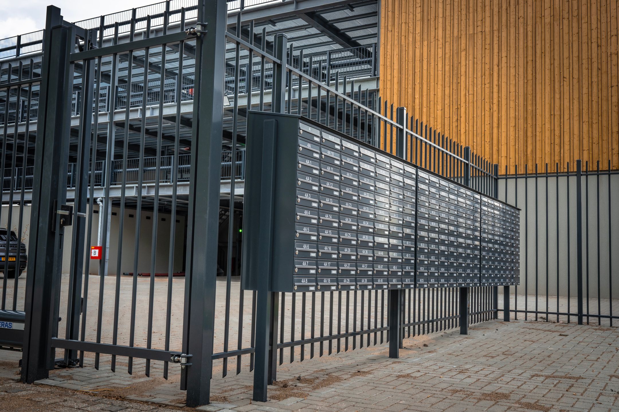 Photo 6 of Leidekkerstraat 4-A1