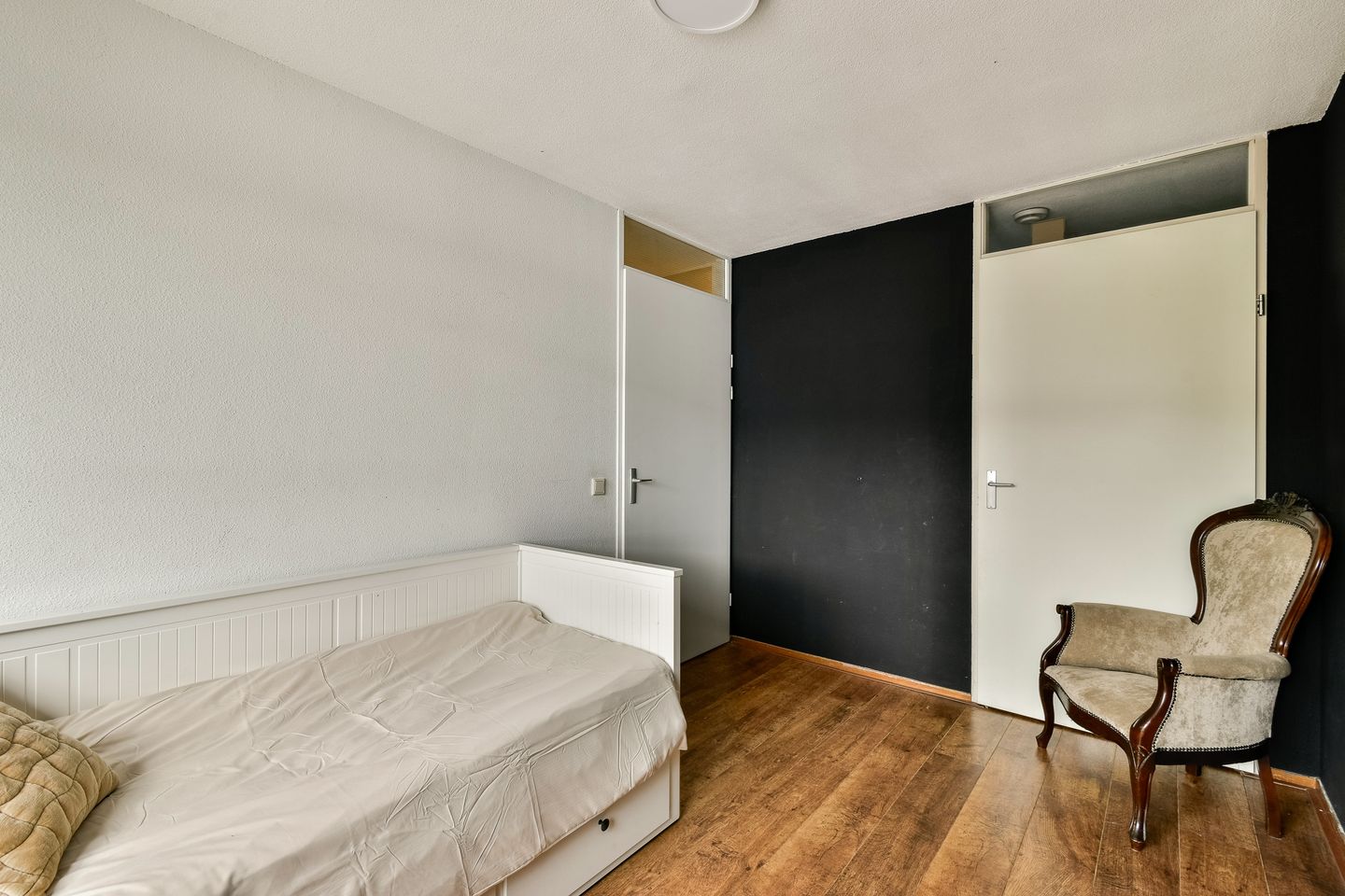 Bright Corner Apartment with Balcony and Parking in Park Haagseweg — 20