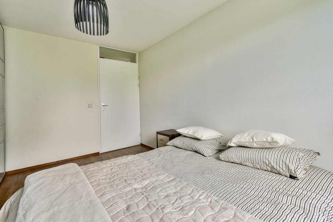 Bright Corner Apartment with Balcony and Parking in Park Haagseweg — 17