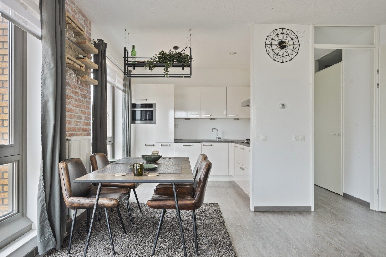 Bright corner apartment with balcony, private parking and excellent Amsterdam connections — 18