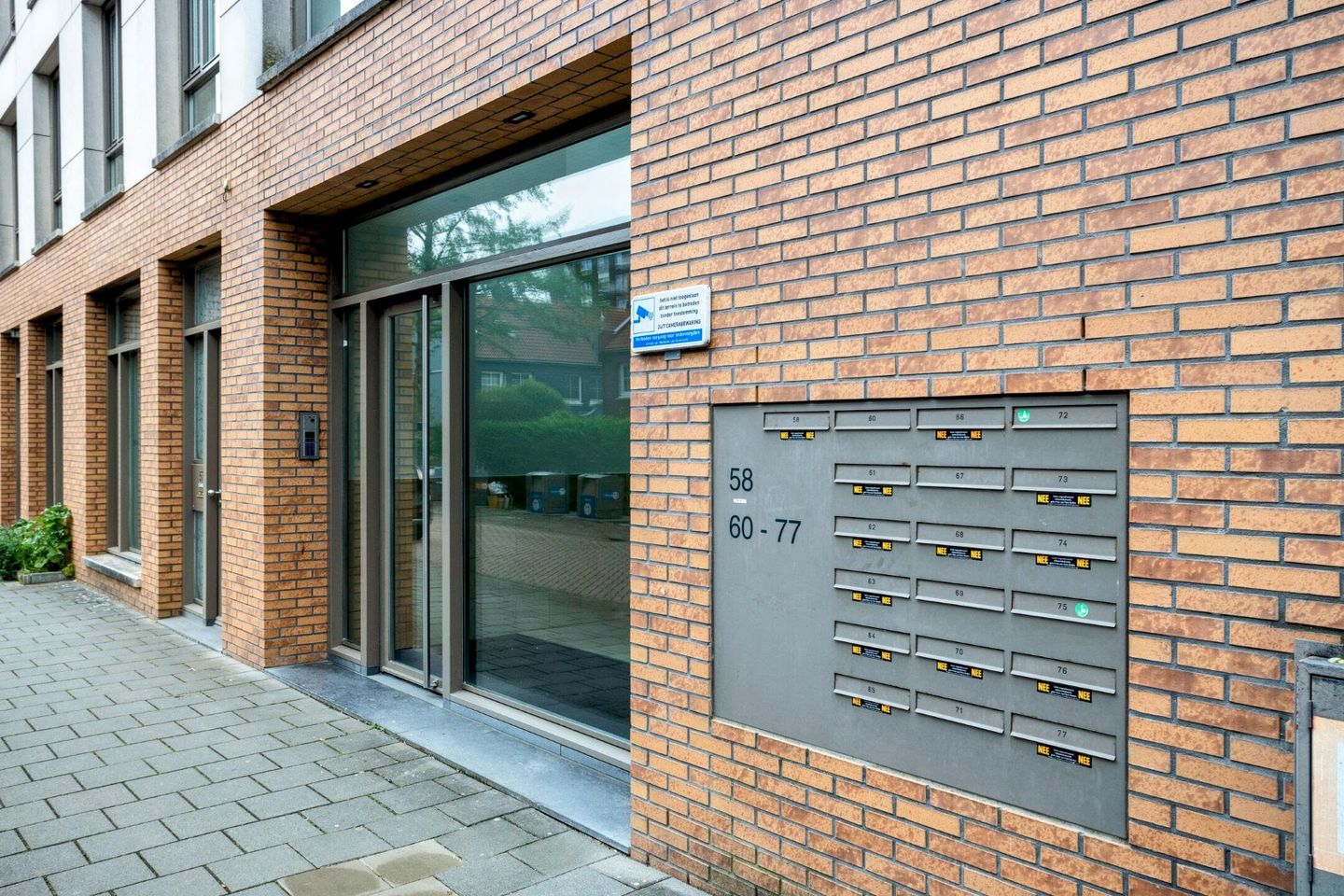 Bright corner apartment with balcony, private parking and excellent Amsterdam connections — 34