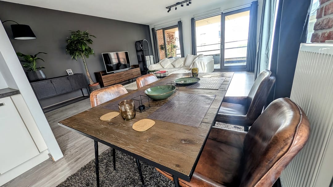 Bright corner apartment with balcony, private parking and excellent Amsterdam connections — 23
