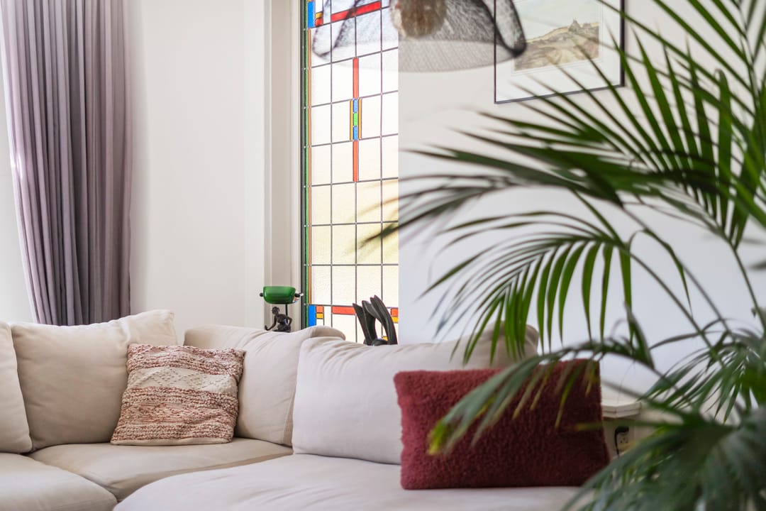 Spacious renovated upper house with 172m² living space and stunning natural surroundings — 13